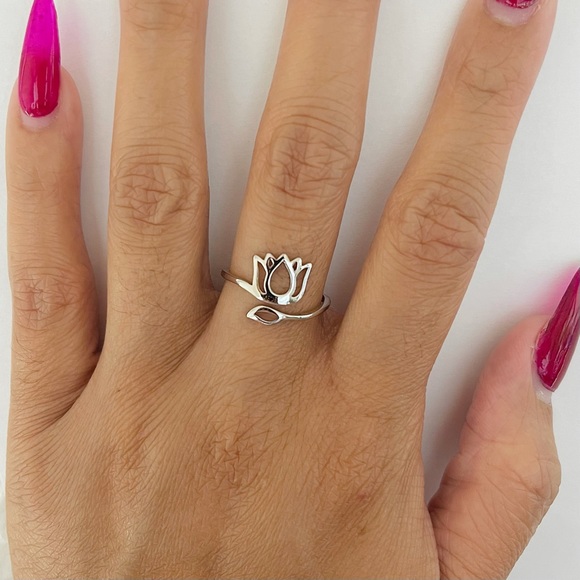 Sterling silver lotus ring, lotus flower ring, flower ring, silver lotus ring - Picture 11 of 11